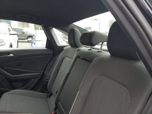 Certified 2025 Volkswagen Jetta Sport FWD image 15