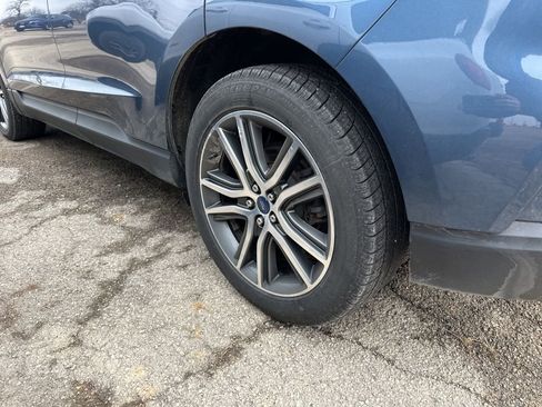 Used 2019 Ford Edge Titanium w/ Cold Weather Package image 13