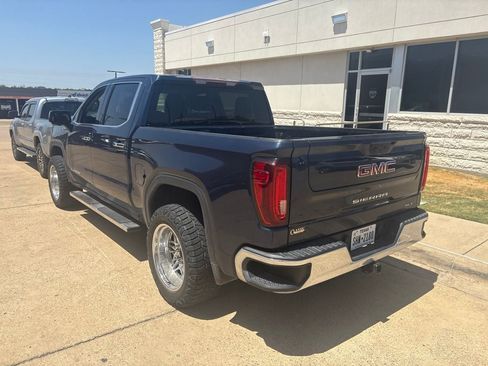 Used 2022 GMC Sierra 1500 SLT w/ SLT Convenience Package RWD image 2