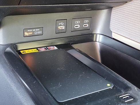 Certified 2025 Toyota Camry SE image 25