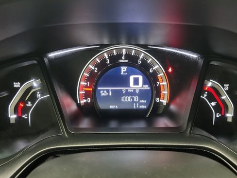 Used 2018 Honda Civic Sport image 25
