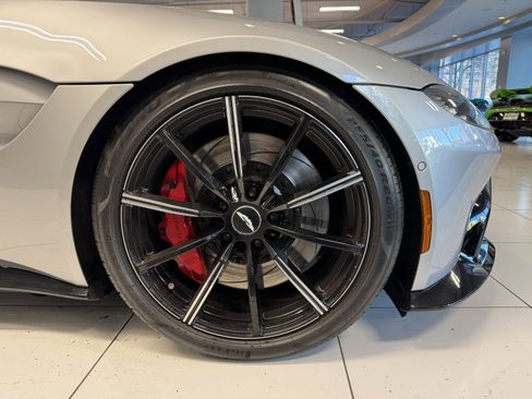 Used 2020 Aston Martin V8 Vantage Coupe image 18