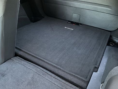 Used 2025 Nissan Rogue SV image 17