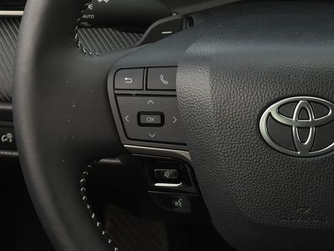 Used 2025 Toyota Camry SE FWD image 15