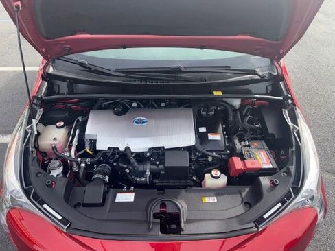 Used 2018 Toyota Prius Two image 19