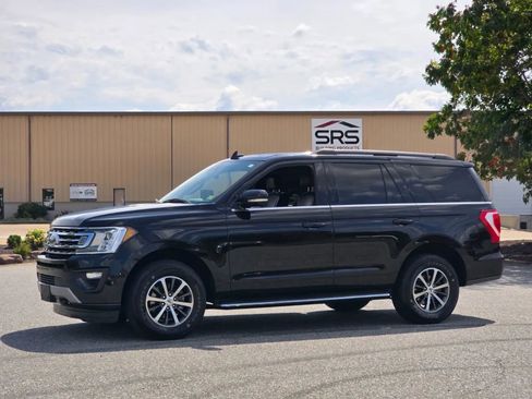Used 2019 Ford Expedition XLT w/ Equipment Group 202A image 10