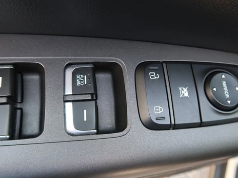 Used 2022 Kia Sportage LX image 25