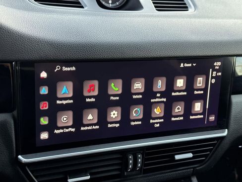 Used 2023 Porsche Cayenne image 27