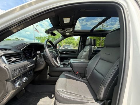 Used 2021 GMC Yukon XL Denali w/ Denali Ultimate Package AWD/4WD image 21