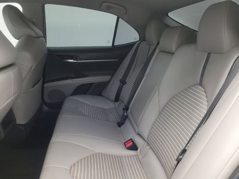 Used 2021 Toyota Camry SE image 18