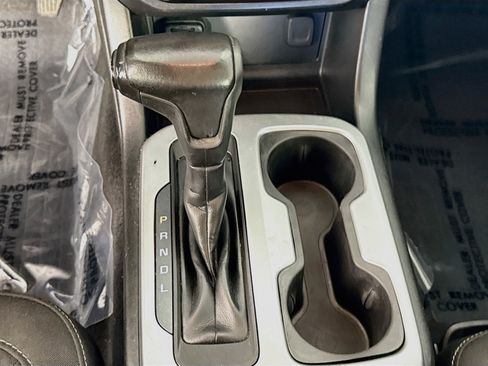 Used 2021 Chevrolet Colorado LT w/ Safety Package RWD image 19