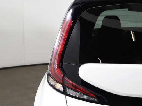 Certified 2025 Kia Soul LX w/ LX Technology Package image 14