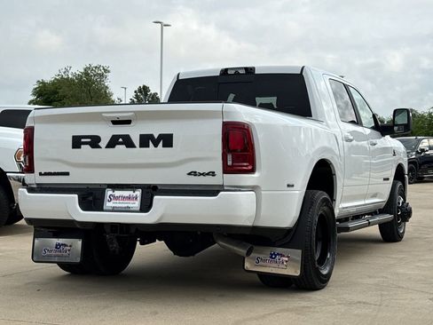 New 2026 RAM 3500 Laramie AWD/4WD image 9