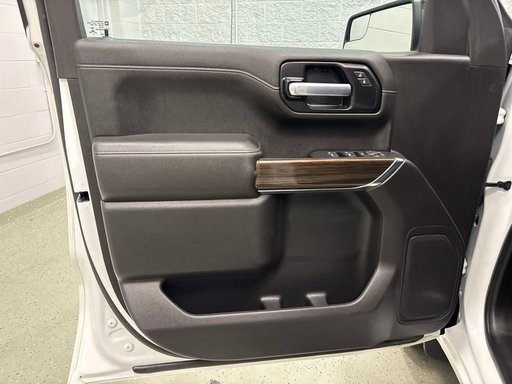 Used 2021 Chevrolet Silverado 1500 RST AWD/4WD image 16