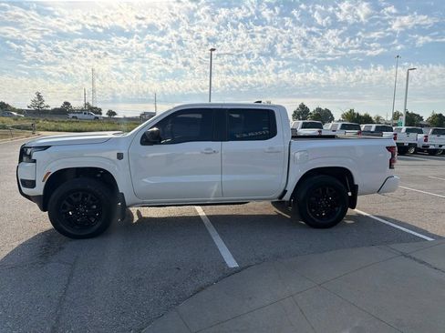 Used 2026 Nissan Frontier SV w/ SV Convenience Package AWD/4WD image 6