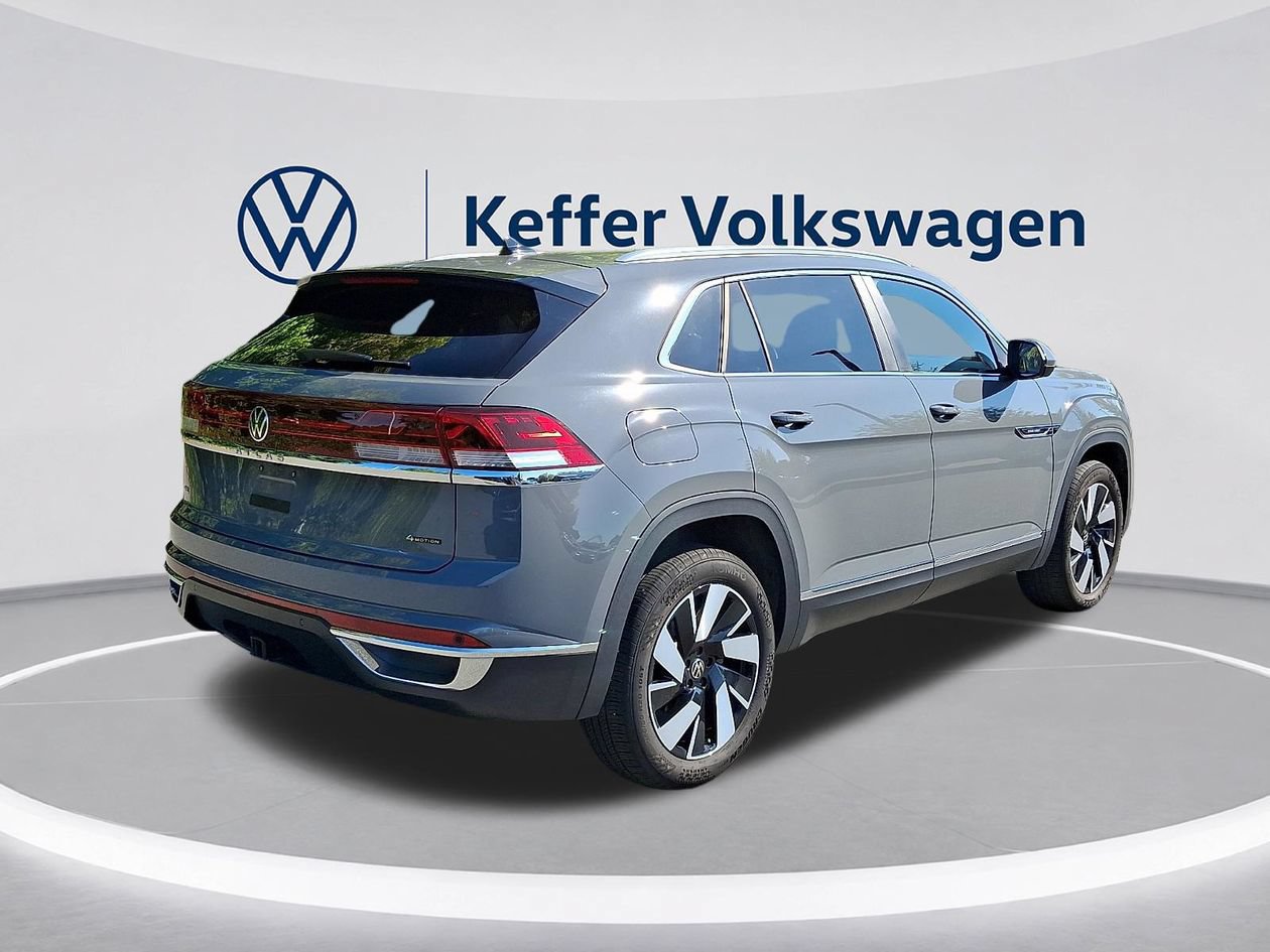 Used 2025 Volkswagen Atlas Cross Sport SEL AWD/4WD image 6