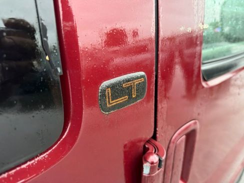 Used 2001 Chevrolet Express 1500 LT RWD image 17