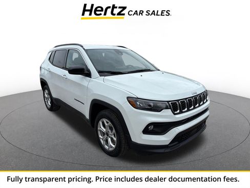 Used 2025 Jeep Compass Latitude AWD/4WD image 1
