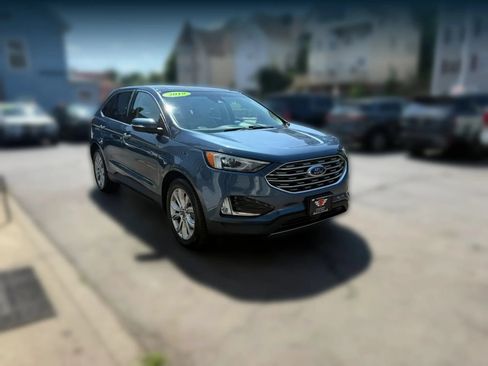 Used 2019 Ford Edge Titanium w/ Cold Weather Package AWD/4WD image 2
