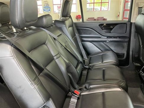 Used 2023 Lincoln Aviator AWD image 26