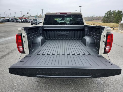 Used 2026 GMC Sierra 1500 SLE AWD/4WD image 9