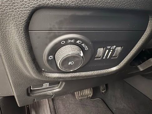 Used 2023 Jeep Grand Cherokee L Limited image 15