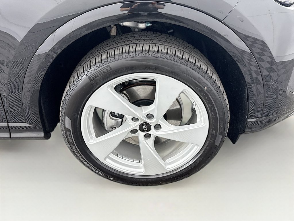 Certified 2025 Audi Q5 Premium Plus w/ Premium Plus AWD/4WD image 32