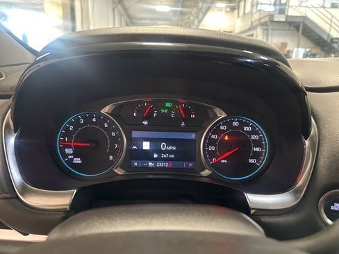 Used 2023 Chevrolet Traverse RS image 22