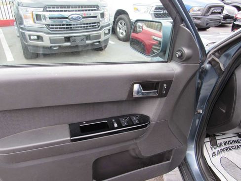 Used 2011 Ford Escape Limited w/ 302A Rapid Spec Order Code image 12