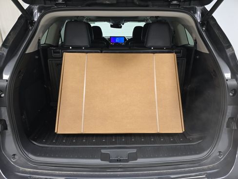 Used 2025 Toyota Highlander Platinum image 18