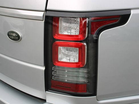 Used 2015 Land Rover Range Rover Supercharged image 31