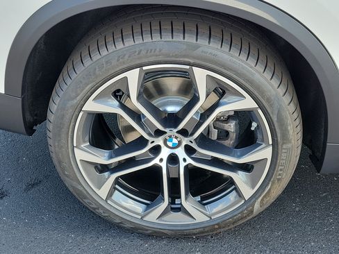 New 2026 BMW X5 xDrive40i w/ Climate Comfort Package AWD/4WD image 5