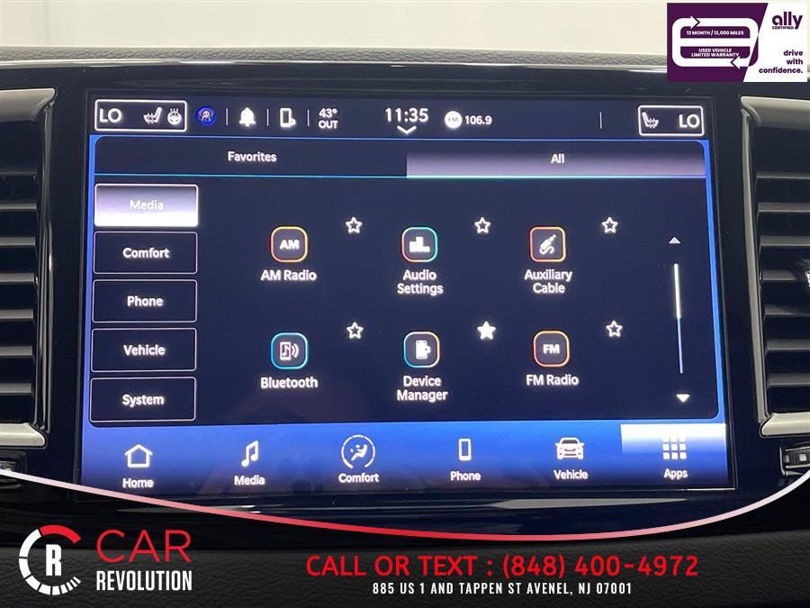 Used 2023 Chrysler Pacifica Touring-L FWD image 22