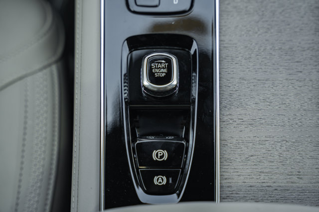 New 2026 Volvo XC90 B6 Plus w/ Protection Package Premier AWD/4WD image 27