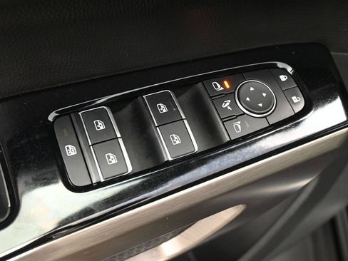 Used 2025 Nissan Pathfinder Platinum FWD image 4