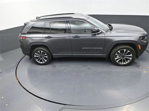 New 2025 Jeep Grand Cherokee Overland w/ Luxury Tech Group IV image 16