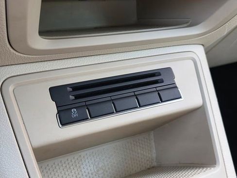 Used 2015 Volkswagen Tiguan SEL image 21