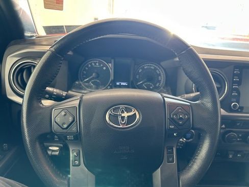 Used 2021 Toyota Tacoma 4x4 Double Cab image 10
