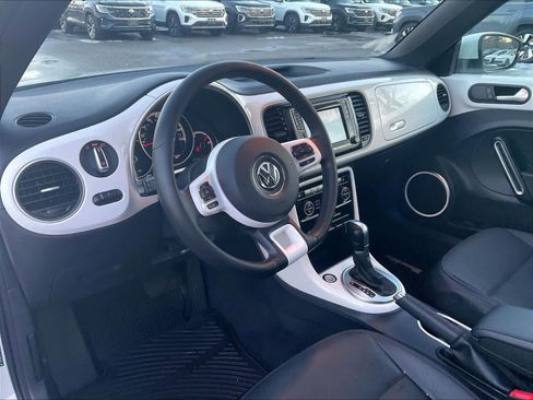 Used 2019 Volkswagen Beetle 2.0T SE image 8