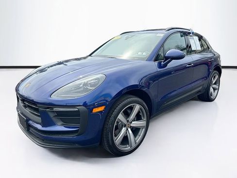 Used 2024 Porsche Macan Turbo AWD/4WD image 3