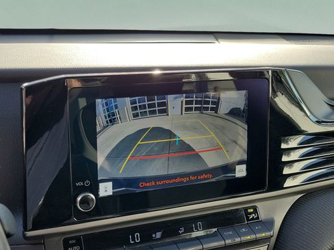 Used 2025 Toyota Camry SE FWD image 19