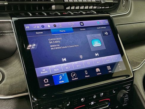 Certified 2024 Jeep Grand Cherokee L Limited w/ Luxury Tech Group II image 25