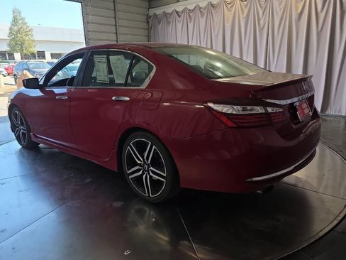 Used 2017 Honda Accord Sport image 7