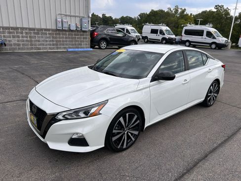 Used 2022 Nissan Altima 2.5 SR FWD image 3