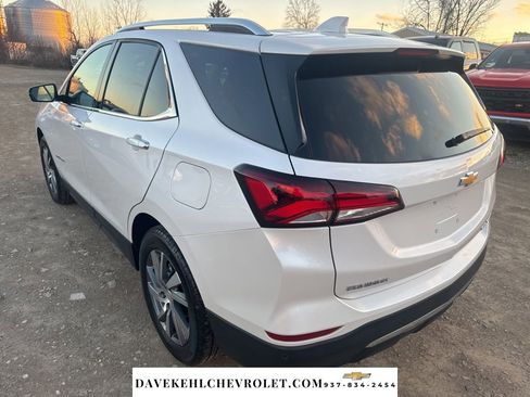 Used 2023 Chevrolet Equinox Premier image 3