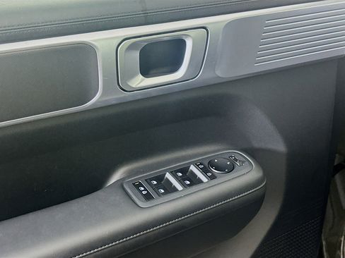 Used 2025 Hyundai Santa Fe SEL FWD image 15