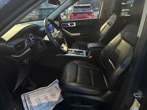 Used 2023 Ford Explorer XLT w/ Equipment Group 202A image 24