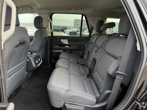 Used 2025 Ford Expedition Active image 15