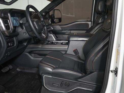 Used 2024 Ford F250 Platinum w/ FX4 Off-Road Package AWD/4WD image 13