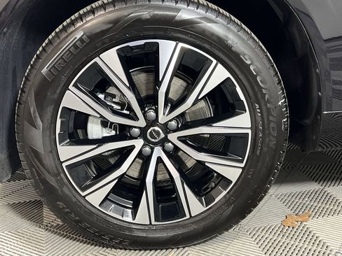 Certified 2025 Volvo XC60 B5 Core w/ Climate Package image 21